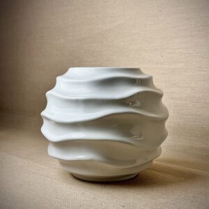 Cachepô de Cerâmica Esmaltada Esfera Waves Off White