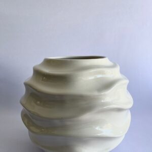 Cachepô de Cerâmica Esmaltada Esfera Waves Off White