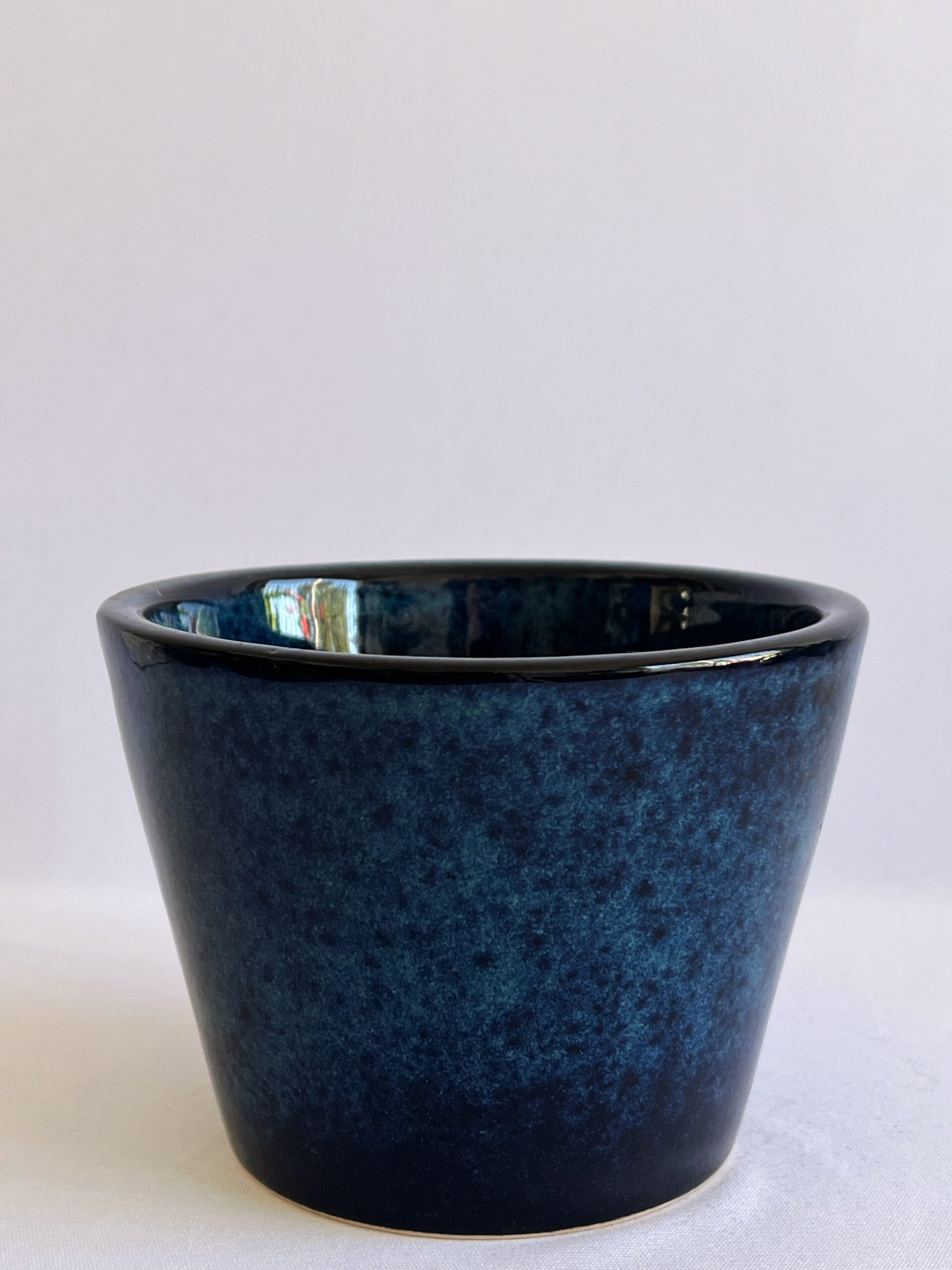 Cachepô de Cerâmica Esmaltada Acqua Esuro Liso