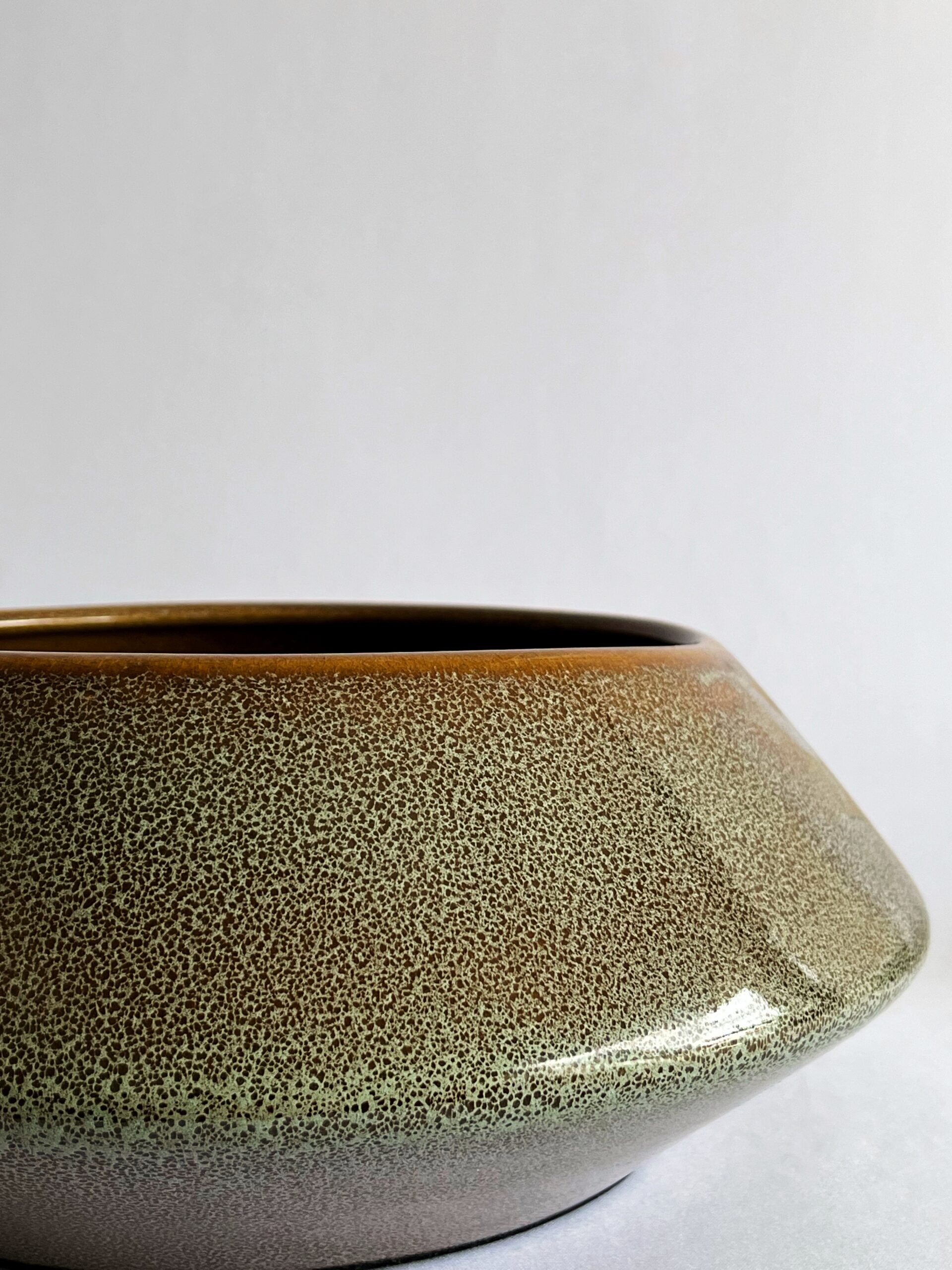 Cachepô de Cerâmica Esmaltada Cuia Nave Aladim - Imagem 3