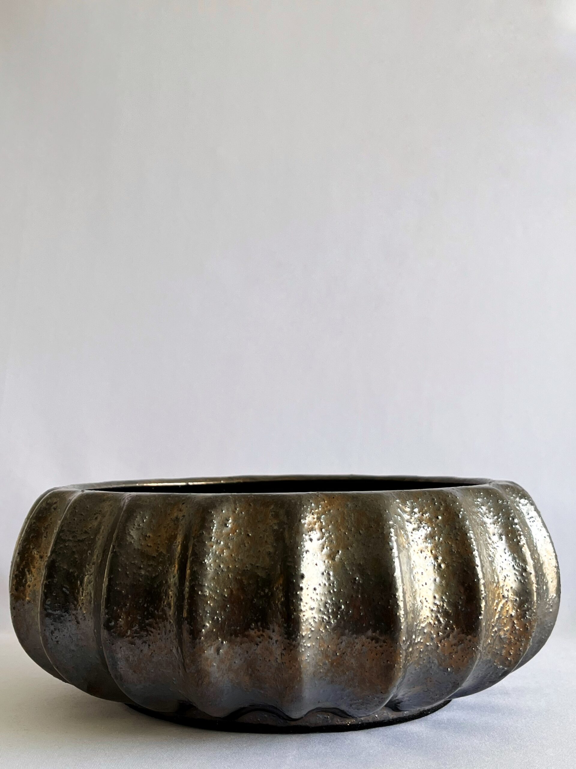 Cachepô de Cerâmica Esmaltada Cuia Dark Metalic Moranga