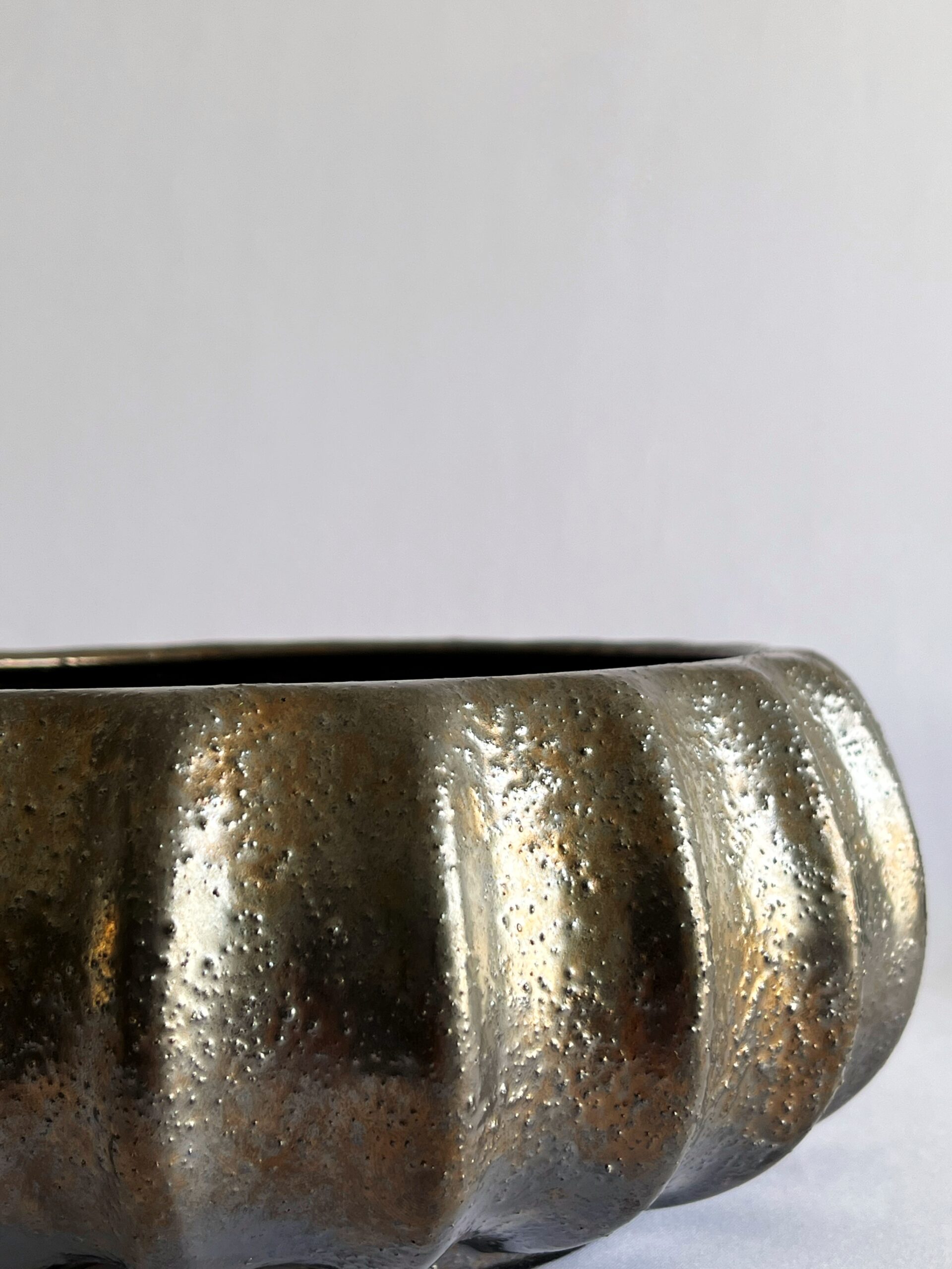 Cachepô de Cerâmica Esmaltada Cuia Dark Metalic Moranga - Imagem 3