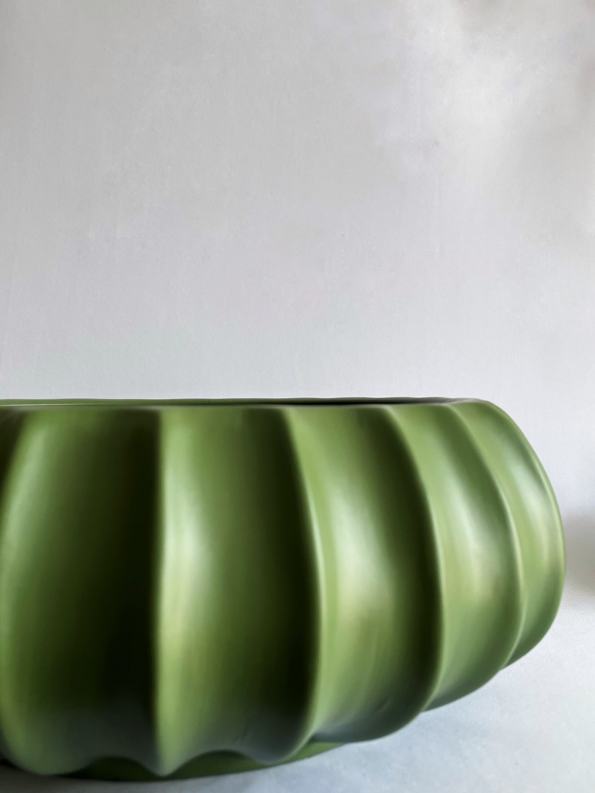 Cachepô de Cerâmica Fosca Cuia Verde Oliva Moranga - Imagem 2